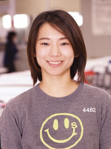 守 屋 美 穂